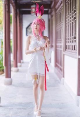 绝美剑仙张开玉腿呻吟小说